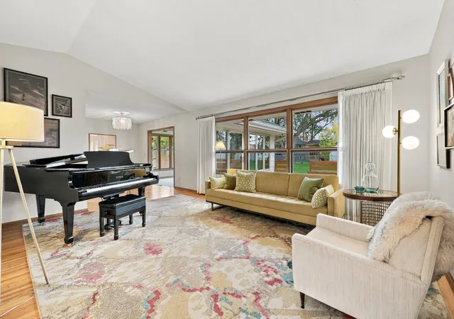 Photo 2 of Single family home for sale at 620 Riviera Dr, Saint Paul, MN 55112 | MLS# 7166267 | Listing updated on 2026-10-29