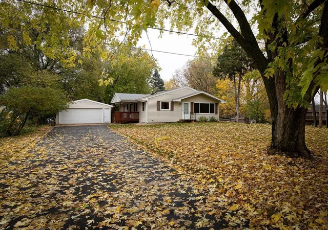 Photo 1 of Single family home for sale at 4950 Dakota St Se, Prior Lake, MN 55372 | MLS# 7166277 | Listing updated on 2026-10-29