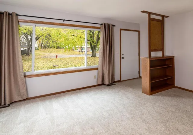 Photo 3 of Single family home for sale at 4950 Dakota St SE, Prior Lake, MN 55372 | MLS# 7166277 | Listing updated on 2026-10-29