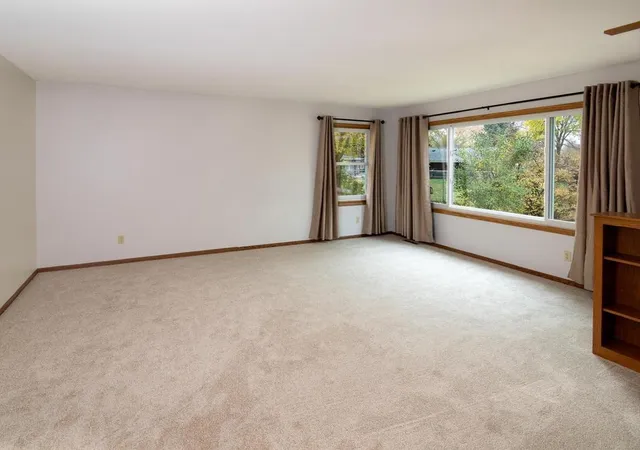 Photo 4 of Single family home for sale at 4950 Dakota St SE, Prior Lake, MN 55372 | MLS# 7166277 | Listing updated on 2026-10-29