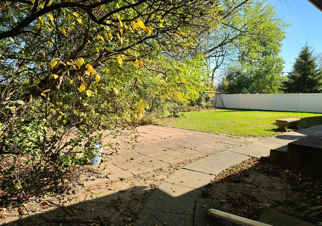 Photo 3 of Single family home for sale at 2010 Greenbrier St N, Saint Paul, MN 55117 | MLS# 7166283 | Listing updated on 2026-10-29