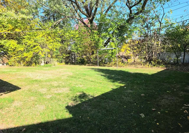 Photo 4 of Single family home for sale at 2010 Greenbrier St N, Saint Paul, MN 55117 | MLS# 7166283 | Listing updated on 2026-10-29