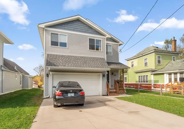 Single family home for sale at 636 Hall Ave, Saint Paul, MN 55107 | MLS# 7166289