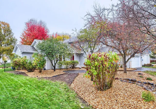 Photo 3 of Single family home for sale at 1119 Bonnieview Dr, Saint Paul, MN 55129 | MLS# 7166328 | Listing updated on 2026-10-29