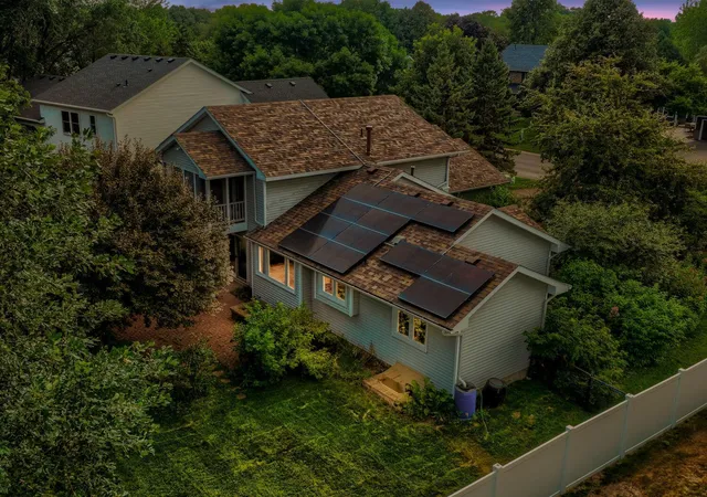 Photo 4 of Single family home for sale at 1119 Bonnieview Dr, Saint Paul, MN 55129 | MLS# 7166328 | Listing updated on 2026-10-29