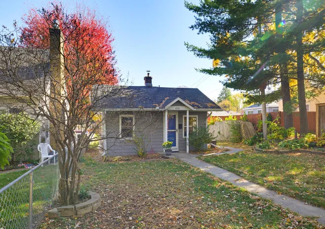 Photo 2 of Single family home for sale at 4733 36th Avenue S, Minneapolis, MN 55406 | MLS# 7166338 | Listing updated on 2026-10-29