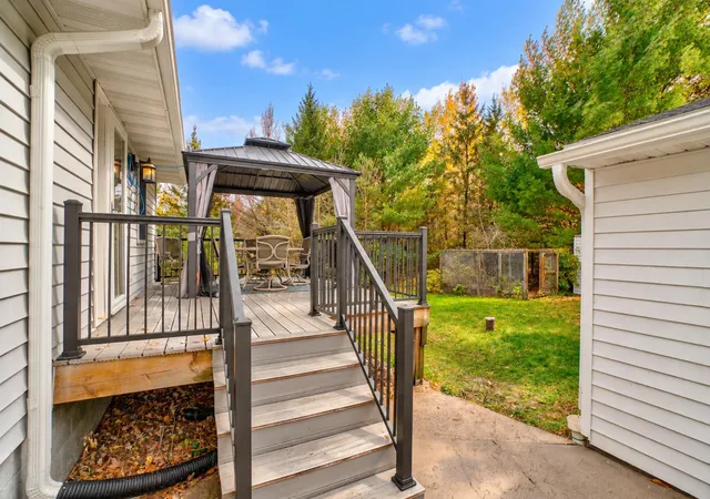 Photo 3 of Single family home for sale at 1239 County Rd E, New Richmond, WI 54017 | MLS# 7166346 | Listing updated on 2026-10-29