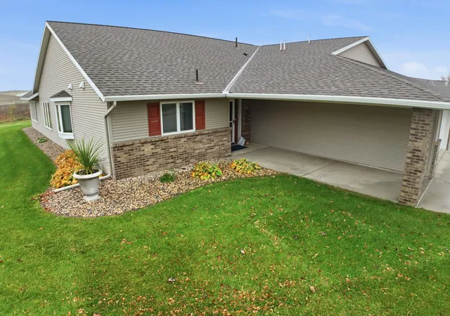 Photo 2 of Single family home for sale at 1011 23rd Street SE, Willmar, MN 56201 | MLS# 7166388 | Listing updated on 2026-10-29