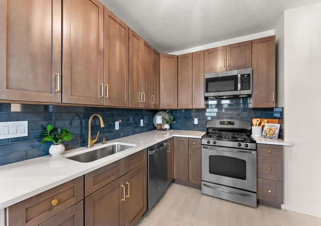 Photo 1 of Single family home for sale at 342 Saratoga St S, Saint Paul, MN 55105 | MLS# 7166445 | Listing updated on 2026-10-29