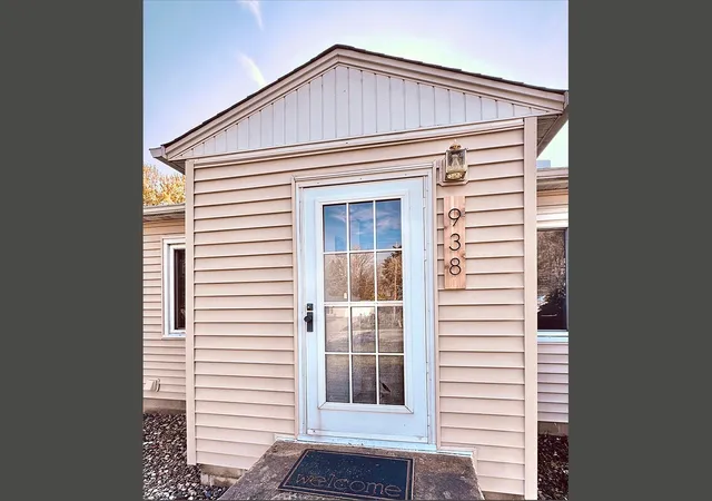 Photo 1 of Single family home for sale at 938 County Rd C2 W, Saint Paul, MN 55113 | MLS# 7166458 | Listing updated on 2026-10-30