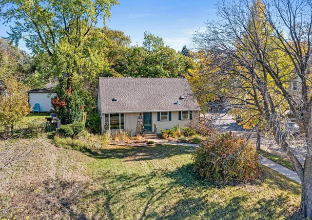 Photo 1 of Single family home for sale at 1044 Lexington Pkwy N, Saint Paul, MN 55103 | MLS# 7166461 | Listing updated on 2026-10-30