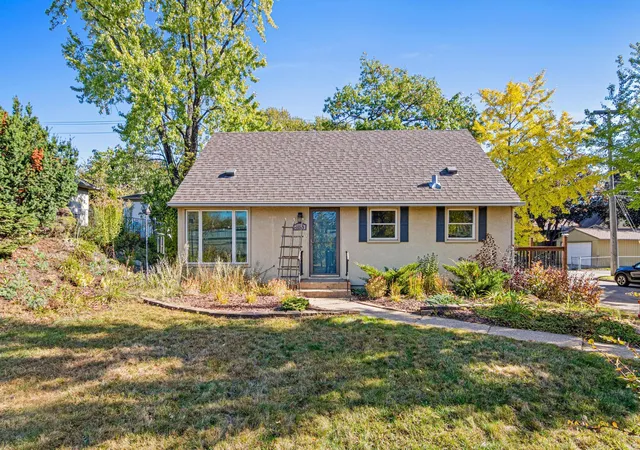 Photo 2 of Single family home for sale at 1044 Lexington Pkwy N, Saint Paul, MN 55103 | MLS# 7166461 | Listing updated on 2026-10-30