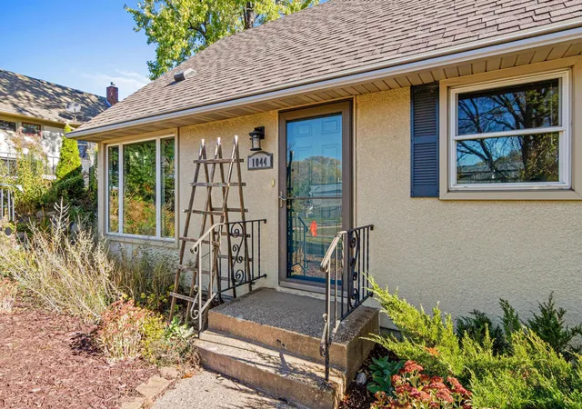 Photo 3 of Single family home for sale at 1044 Lexington Pkwy N, Saint Paul, MN 55103 | MLS# 7166461 | Listing updated on 2026-10-30