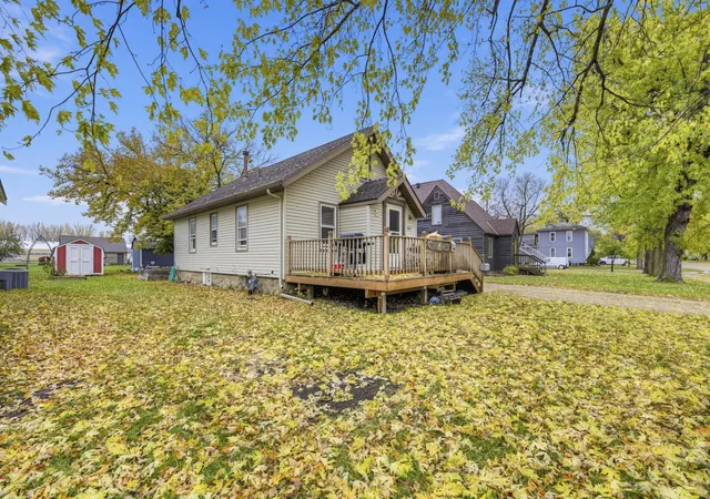 Photo 3 of Single family home for sale at 912 13th Street, Windom, MN 56101 | MLS# 7166464 | Listing updated on 2026-10-29