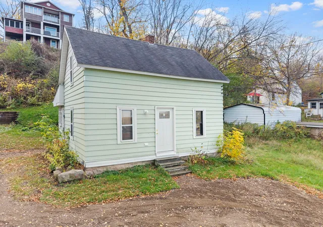 Photo 2 of Single family home for sale at 318 Jefferson St, Red Wing, MN 55066 | MLS# 7166517 | Listing updated on 2026-10-29
