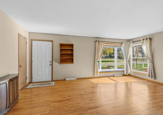 Photo 3 of Single family home for sale at 4767 Carolyn Ln, Saint Paul, MN 55110 | MLS# 7166529 | Listing updated on 2026-10-30