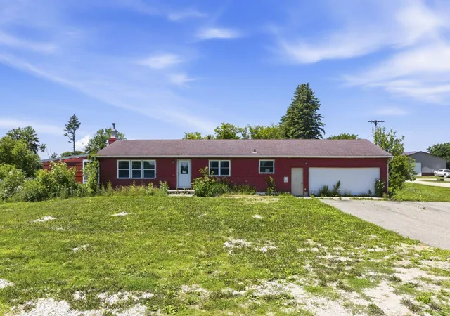 Single family home for sale at 2225 Highway 63 N, Stewartville, MN 55976 | MLS# 7166536