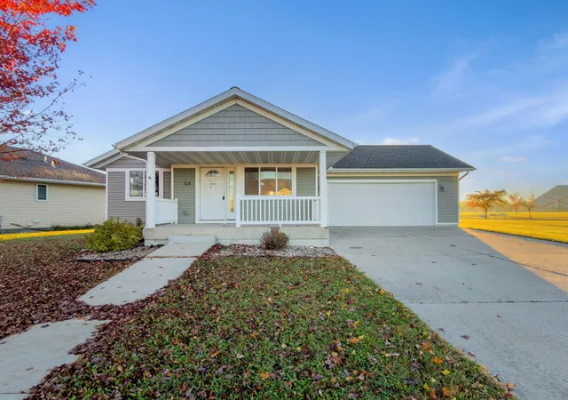 Photo 1 of Single family home for sale at 528 Pfaender Dr, New Ulm, MN 56073 | MLS# 7166559 | Listing updated on 2026-10-29