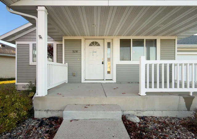 Photo 3 of Single family home for sale at 528 Pfaender Dr, New Ulm, MN 56073 | MLS# 7166559 | Listing updated on 2026-10-29