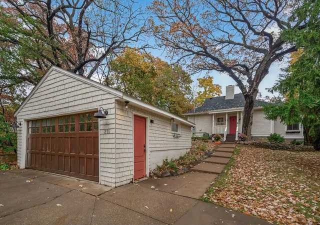 Photo 4 of Single family home for sale at 215 Cedar St, Saint Paul, MN 55110 | MLS# 7166573 | Listing updated on 2026-10-30