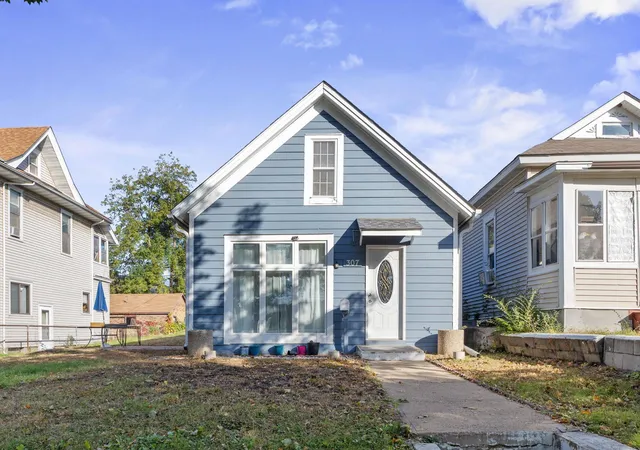 Single family home for sale at 307 Charles Ave, Saint Paul, MN 55103 | MLS# 7166651