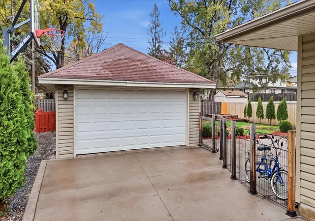 Photo 4 of Single family home for sale at 8900 60 1/2 Ave N, Minneapolis, MN 55428 | MLS# 7166692 | Listing updated on 2026-10-30