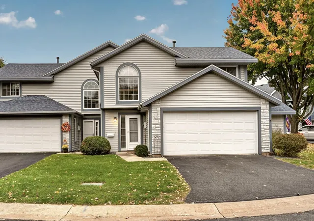 Single family home for sale at 2624 Tuxedo Ln NW, Rochester, MN 55901 | MLS# 7166699