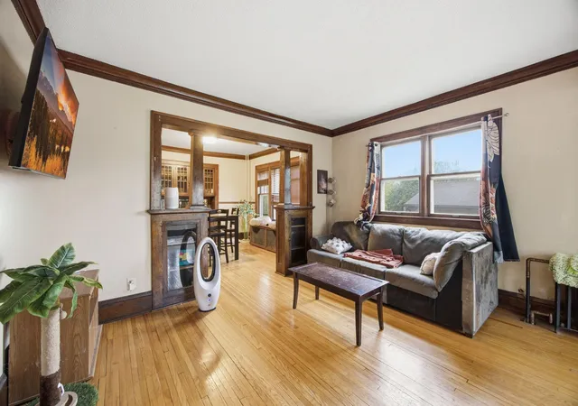 Photo 3 of Single family home for sale at 990 Jameson St, Saint Paul, MN 55103 | MLS# 7166740 | Listing updated on 2026-10-30