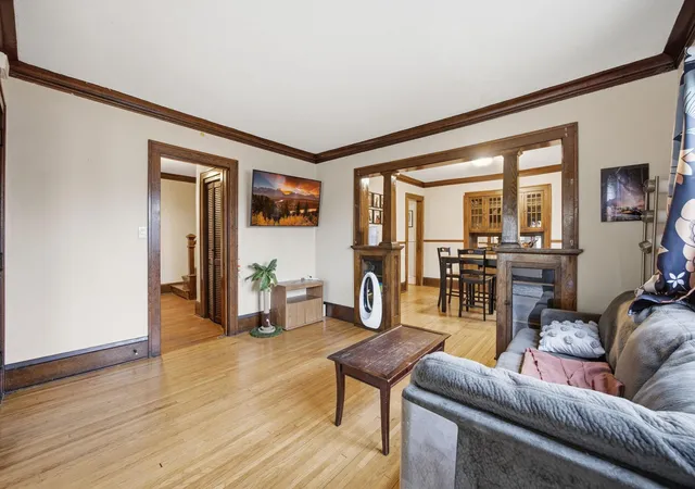 Photo 4 of Single family home for sale at 990 Jameson St, Saint Paul, MN 55103 | MLS# 7166740 | Listing updated on 2026-10-30