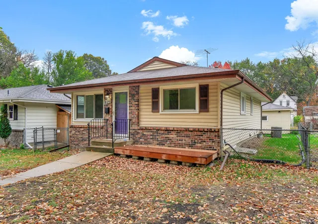 Photo 2 of Single family home for sale at 936 Jefferson Ave, Saint Paul, MN 55102 | MLS# 7166754 | Listing updated on 2026-10-30