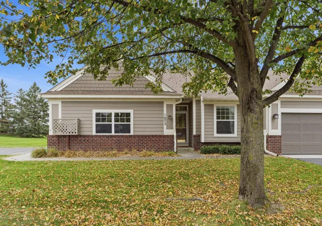 Photo 4 of Single family home for sale at 1075 Victoria Greens Blvd, Victoria, MN 55386 | MLS# 7166761 | Listing updated on 2026-10-30