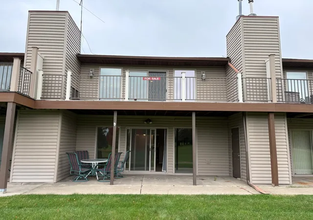 Photo 2 of Single family home for sale at 1830 Lakewood Ave, Albert Lea, MN 56007 | MLS# 7166862 | Listing updated on 2026-10-29