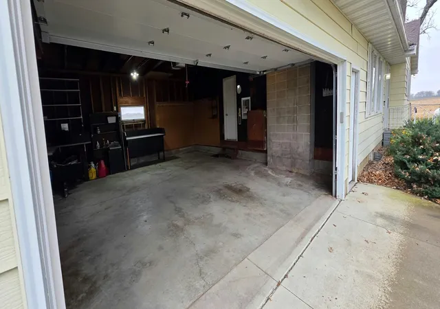 Photo 2 of Single family home for sale at 14222 765th Avenue, Albert Lea, MN 56007 | MLS# 7166894 | Listing updated on 2026-10-30