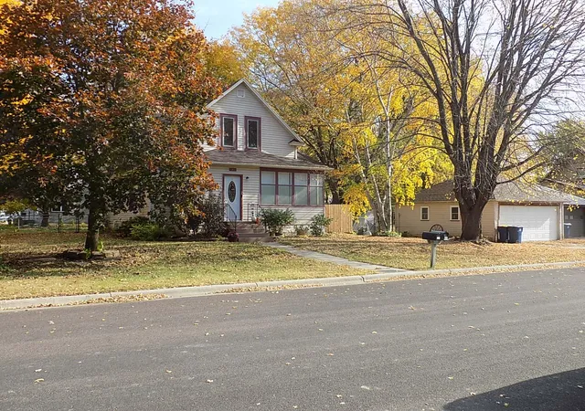 Photo 3 of Single family home for sale at 480 11th Street, Lafayette, MN 56054 | MLS# 7166900 | Listing updated on 2026-10-30