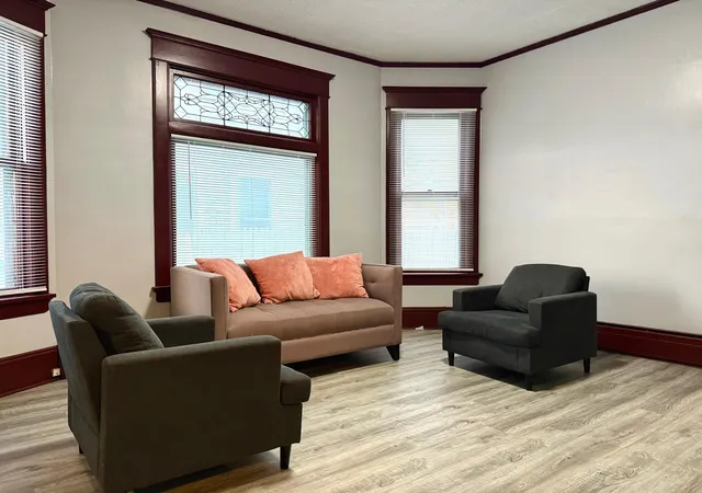 Photo 2 of House for sale at 1071 Edgerton St, Saint Paul, MN 55130 | MLS# 7166905 | Listing updated on 2026-10-30