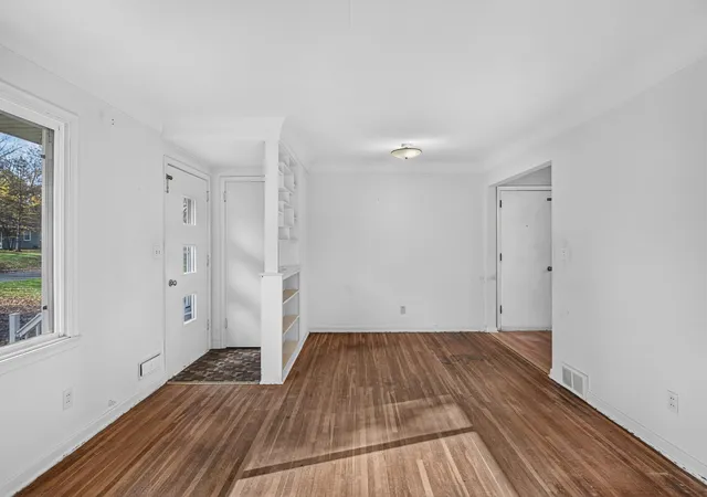 Photo 4 of Single family home for sale at 204 Woodland Dr, Burnsville, MN 55337 | MLS# 7166940 | Listing updated on 2026-10-29