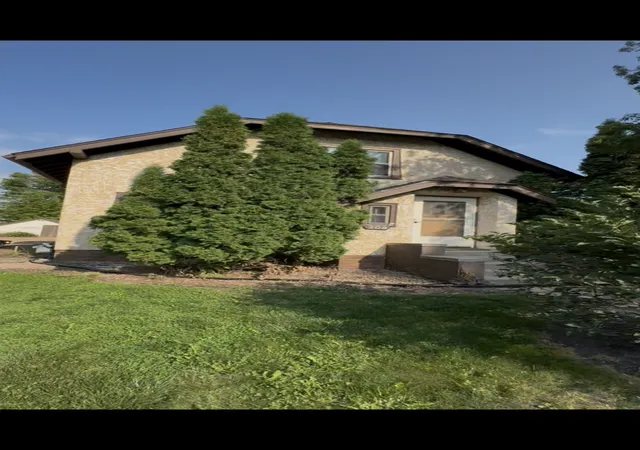 Single family home for sale at 208 Park Ave NW, Silver Lake, MN 55381 | MLS# 7166990
