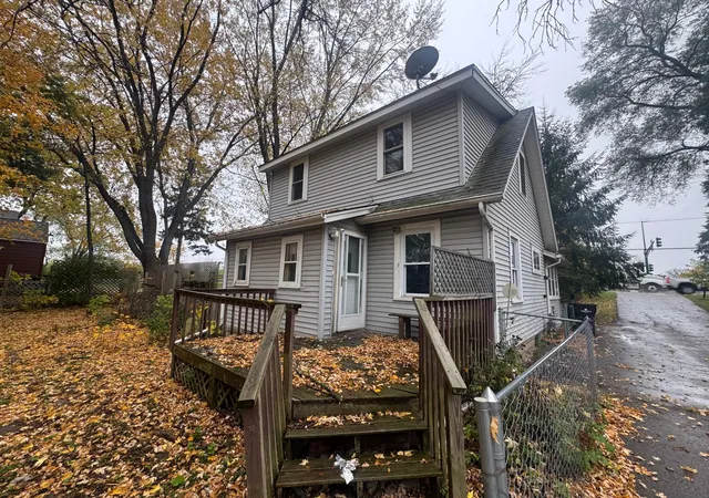 Photo 4 of Single family home for sale at 1353 County Rd E W, Saint Paul, MN 55112 | MLS# 7167100 | Listing updated on 2026-10-31