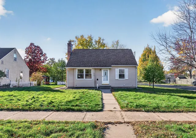 Photo 4 of Single family home for sale at 6700 12th Avenue S, Minneapolis, MN 55423 | MLS# 7167172 | Listing updated on 2026-10-31