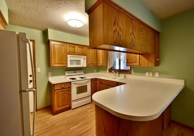 Photo 3 of Single family home for sale at 801 Maywood Dr, Saint Cloud, MN 56303 | MLS# 7167177 | Listing updated on 2026-10-30