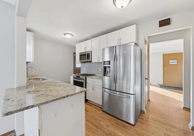 Photo 2 of Single family home for sale at 6921 Russell Ave S, Minneapolis, MN 55423 | MLS# 7167205 | Listing updated on 2026-10-31