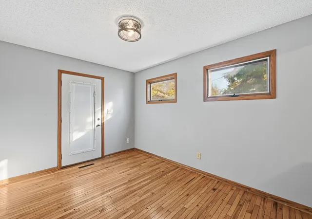 Photo 4 of Single family home for sale at 6921 Russell Ave S, Minneapolis, MN 55423 | MLS# 7167205 | Listing updated on 2026-10-31
