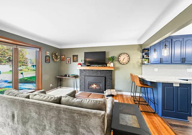 Photo 2 of Single family home for sale at 848 Sandhurst Dr W, Saint Paul, MN 55113 | MLS# 7167235 | Listing updated on 2026-10-31