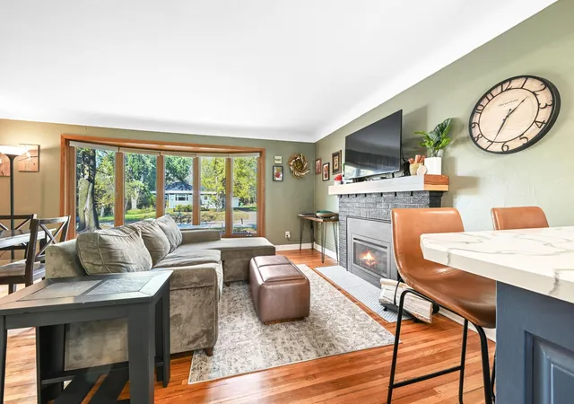 Photo 3 of Single family home for sale at 848 Sandhurst Dr W, Saint Paul, MN 55113 | MLS# 7167235 | Listing updated on 2026-10-31