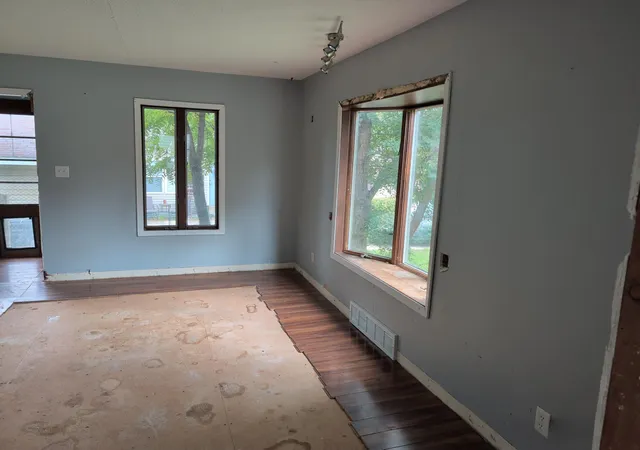 Photo 4 of Single family home for sale at 606 5th Street SE, Dodge Center, MN 55927 | MLS# 7167338 | Listing updated on 2026-10-30
