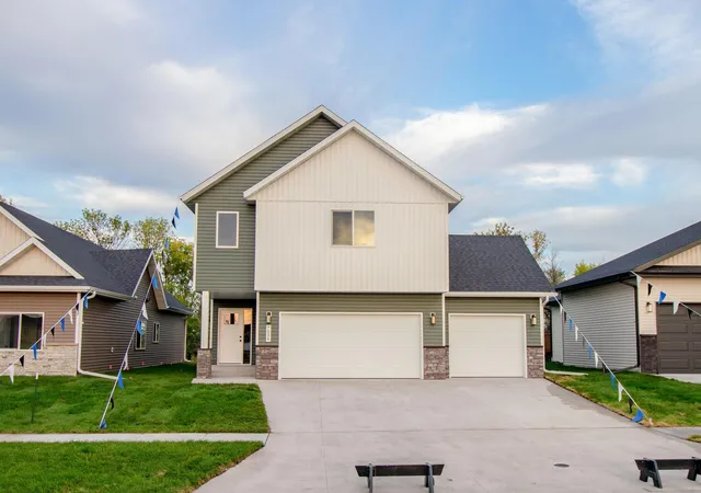 Single family home for sale at 7036 65 Street S, Horace, ND 58047 | MLS# 7167366