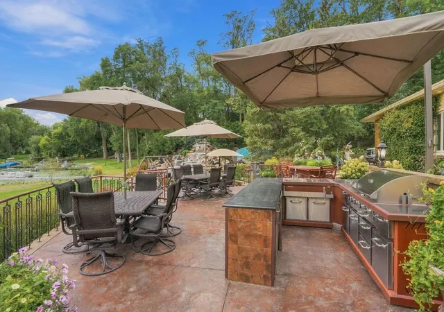 Photo 4 of Single family home for sale at 154 Twin Lake Blvd, Saint Paul, MN 55127 | MLS# 7167393 | Listing updated on 2026-10-30