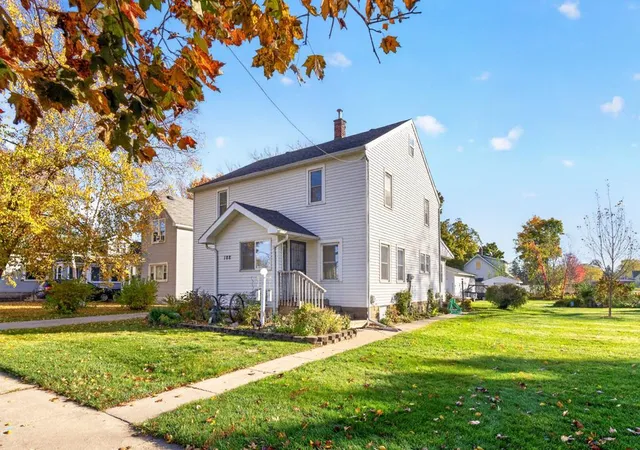 Single family home for sale at 108 12th Street NE, Austin, MN 55912 | MLS# 7167406