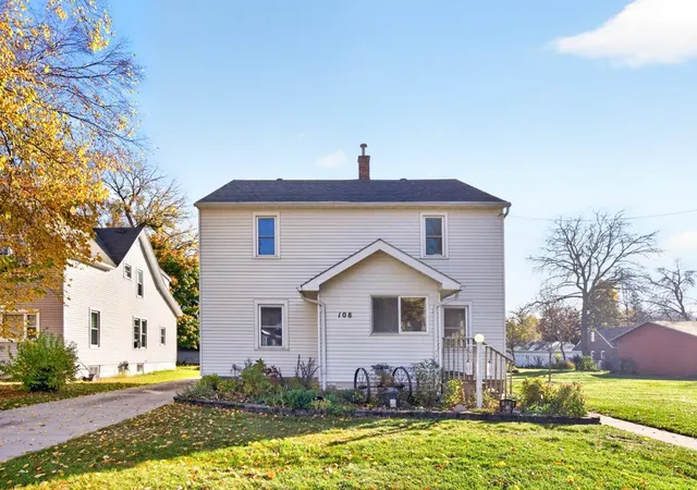 Photo 1 of Single family home for sale at 108 12th Street NE, Austin, MN 55912 | MLS# 7167406 | Listing updated on 2026-10-30