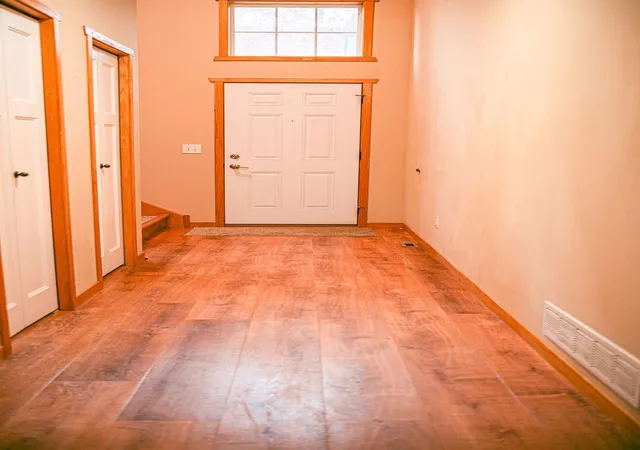 Photo 2 of Single family home for sale at 1303 County Rd D Cir E, Saint Paul, MN 55109 | MLS# 7167462 | Listing updated on 2026-10-31